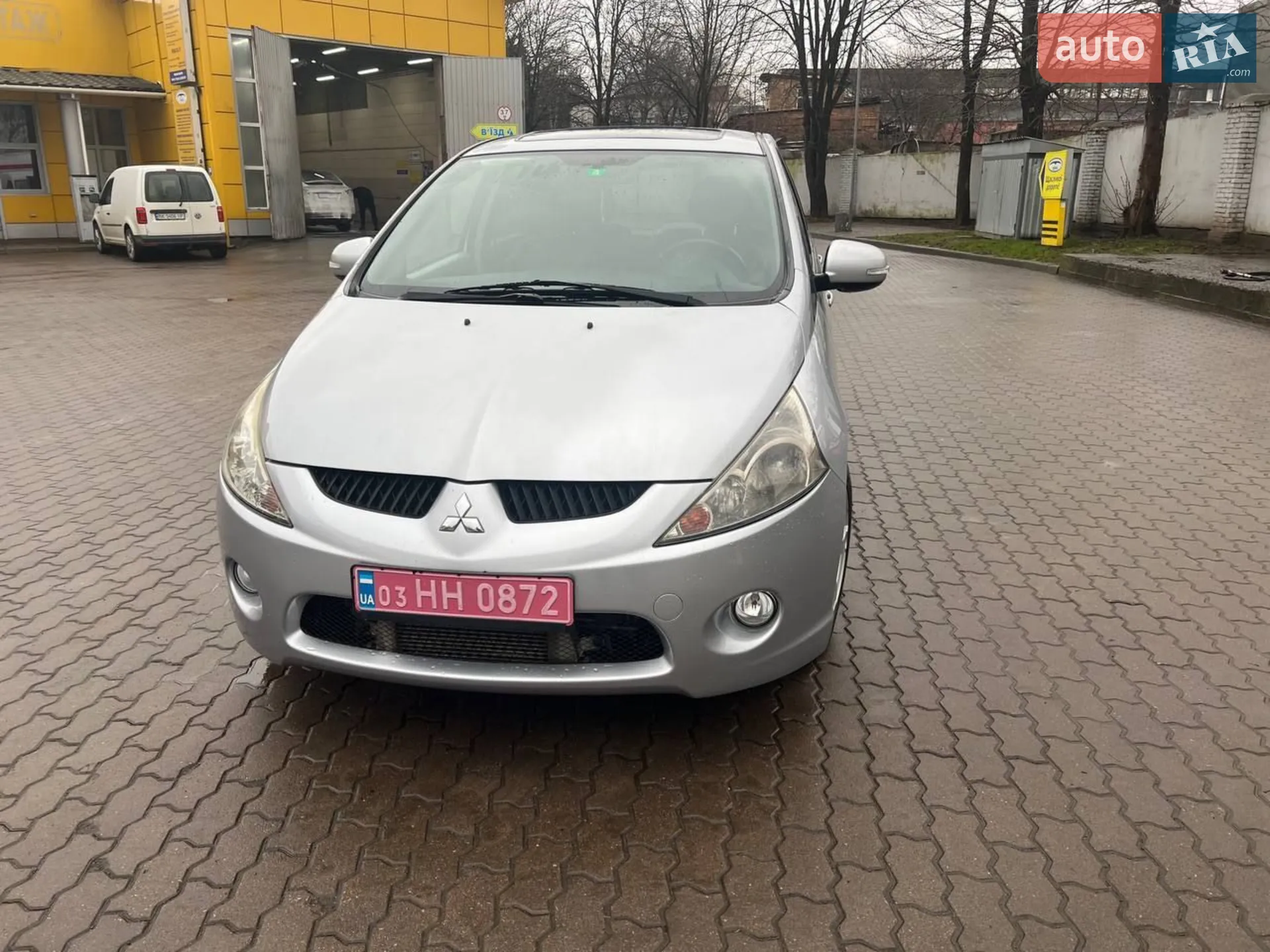 2010 Mitsubishi Grandis - мініатюра 31