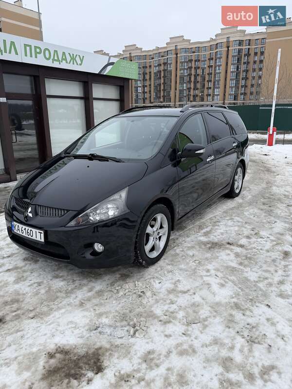 Mitsubishi Grandis 2006