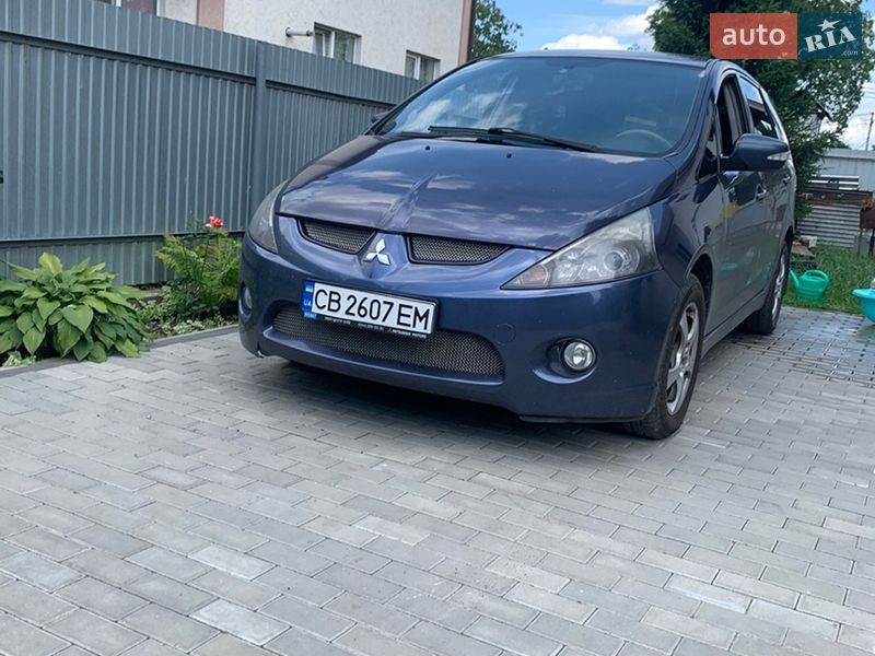 Mitsubishi Grandis 2006