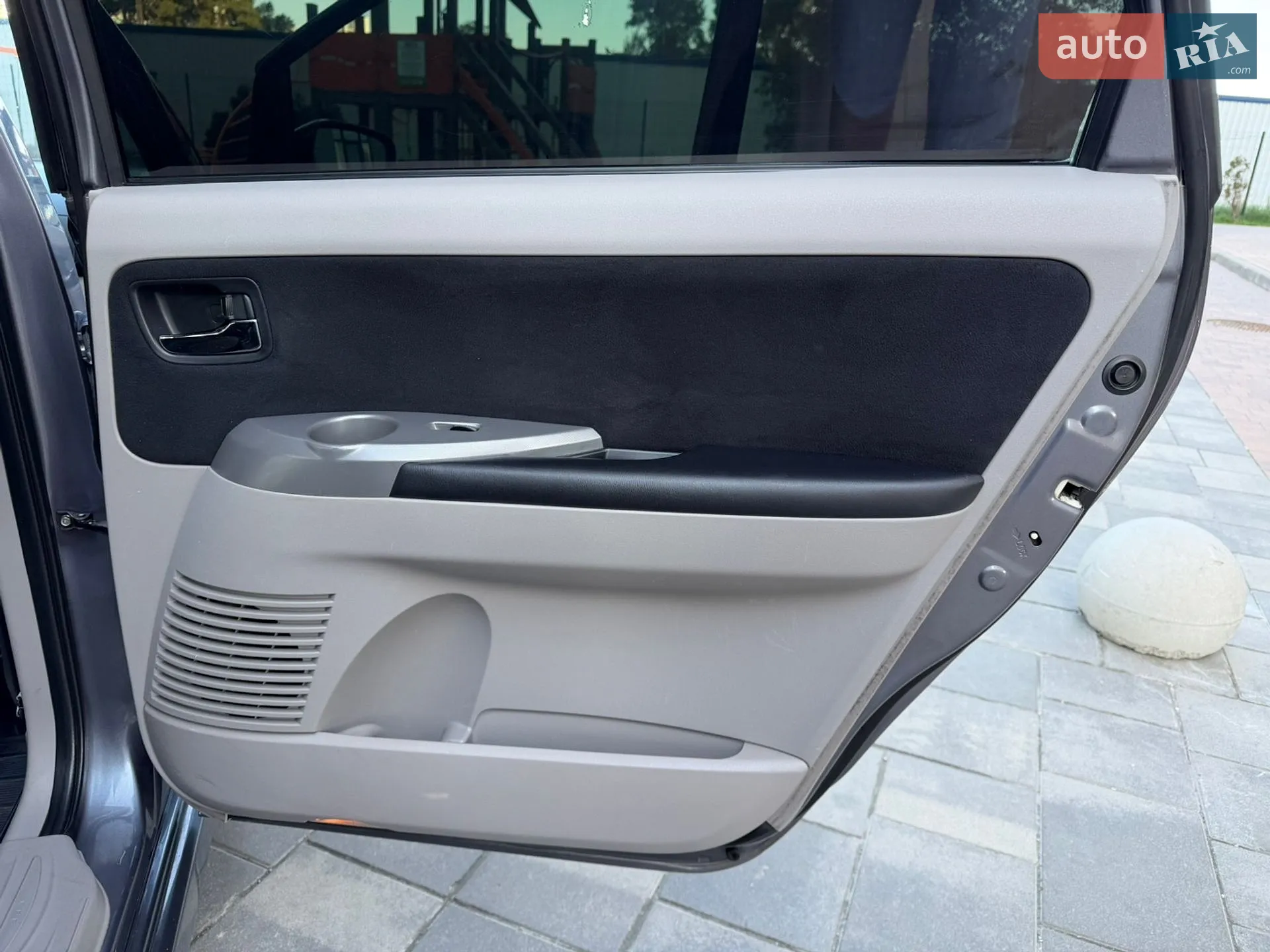 Mitsubishi Grandis 2008 VIN JMBLRNA4W8Z002810 фото оголошення 19 з 30