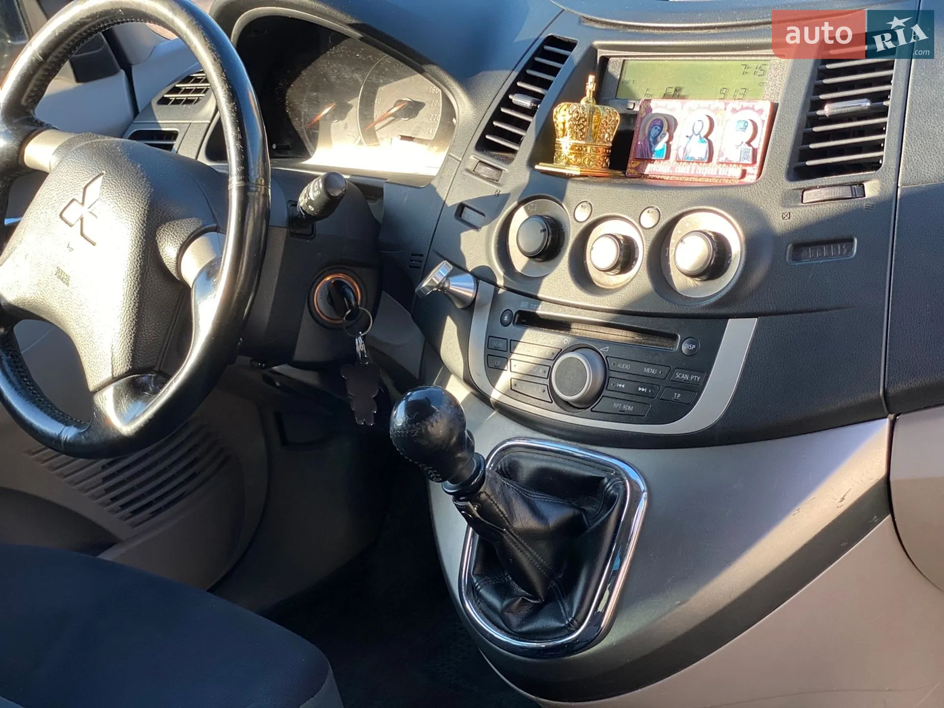 2011 Mitsubishi Grandis - мініатюра 31