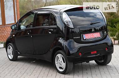 Хетчбек Mitsubishi i-MiEV 2011 в Дубні