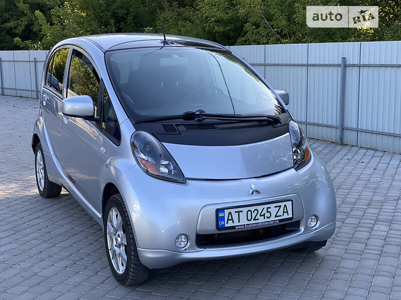 Хэтчбек Mitsubishi i-MiEV 2012 в 