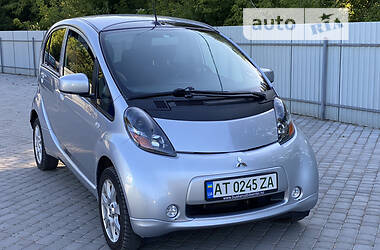 Хэтчбек Mitsubishi i-MiEV 2012 в 