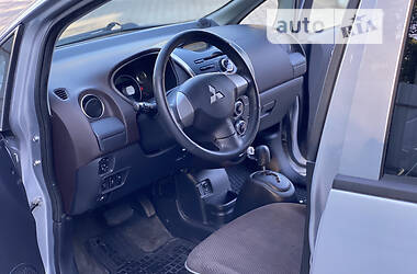 Хэтчбек Mitsubishi i-MiEV 2012 в 