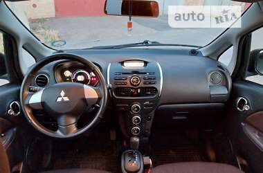Хэтчбек Mitsubishi i-MiEV 2016 в 