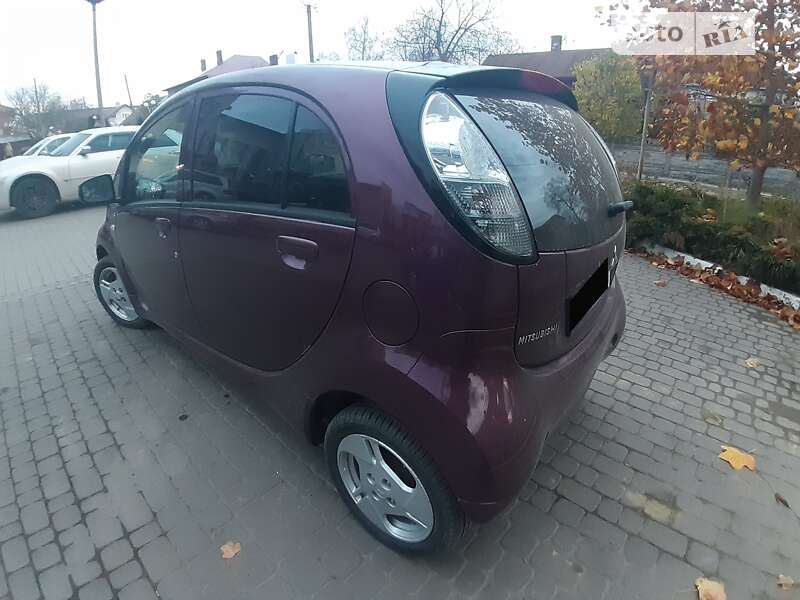 Хэтчбек Mitsubishi i-MiEV 2011 в Черновцах