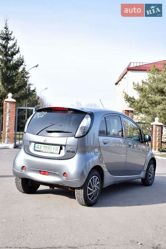 Хэтчбек Mitsubishi i-MiEV 2013 в Краснограде фото 5 Хэтчбек Mitsubishi i-MiEV 2013 в Краснограде