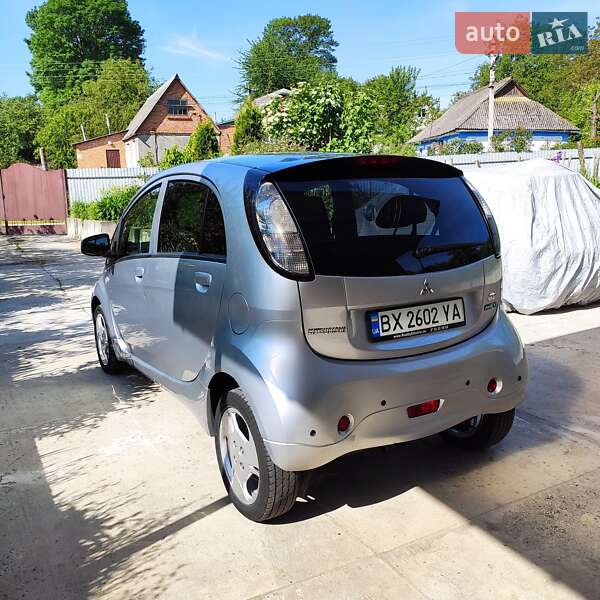 Хэтчбек Mitsubishi i-MiEV 2015 в Хмельницком