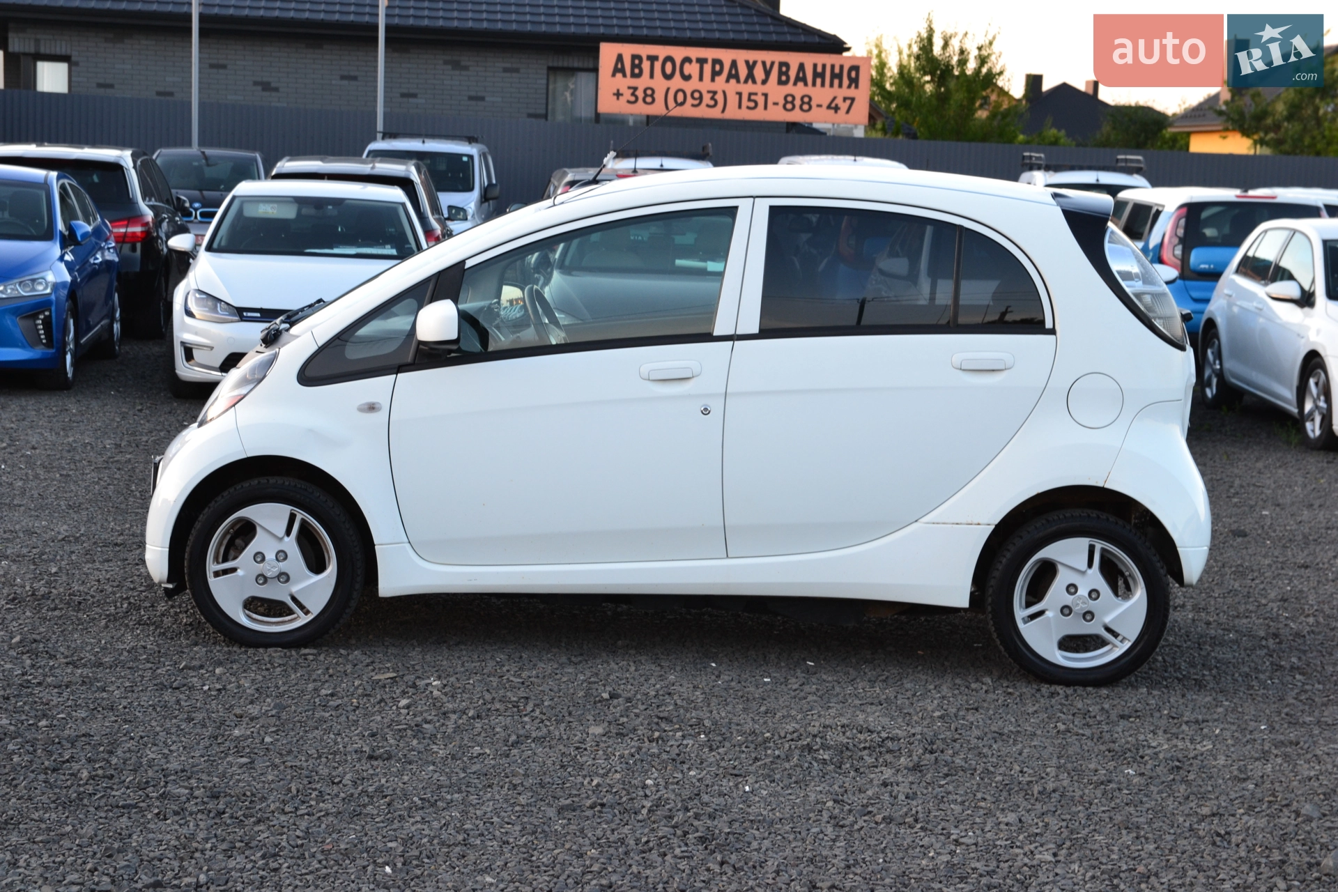 2011 Mitsubishi i-MiEV - мініатюра 12