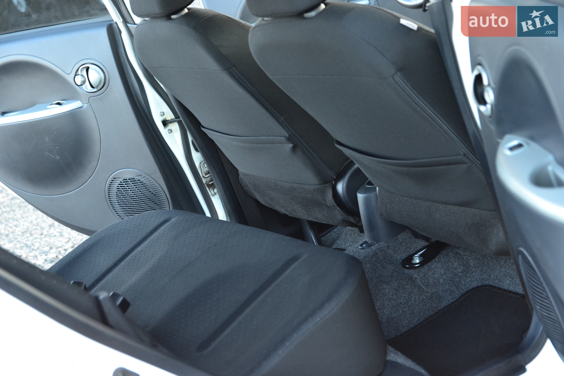 2011 Mitsubishi i-MiEV - мініатюра 18