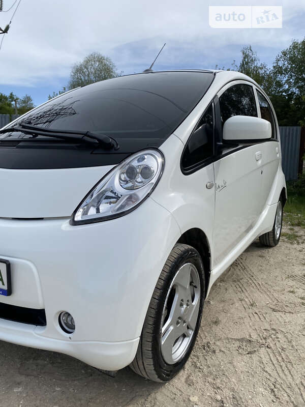 Хэтчбек Mitsubishi i-MiEV 2015 в Тернополе