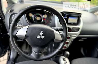 Хэтчбек Mitsubishi i-MiEV 2012 в 