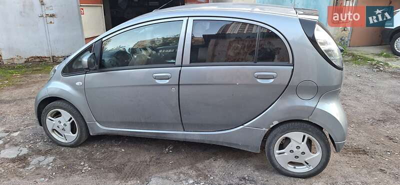 Хэтчбек Mitsubishi i-MiEV 2010 в Львове