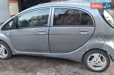 Хэтчбек Mitsubishi i-MiEV 2010 в 