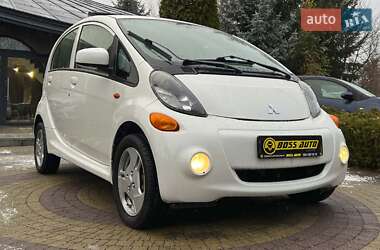 Хэтчбек Mitsubishi i-MiEV 2015 в 