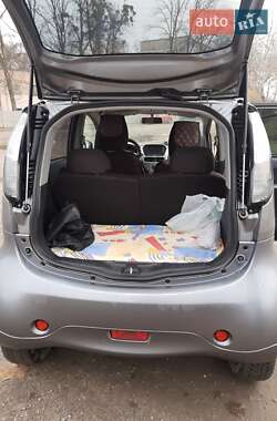 Хэтчбек Mitsubishi i-MiEV 2011 в 