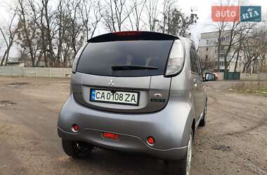 Хэтчбек Mitsubishi i-MiEV 2011 в 