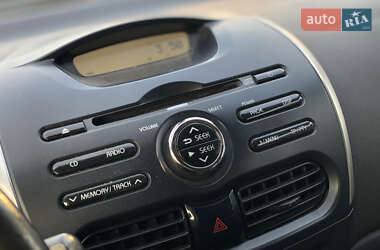 Хэтчбек Mitsubishi i-MiEV 2013 в 