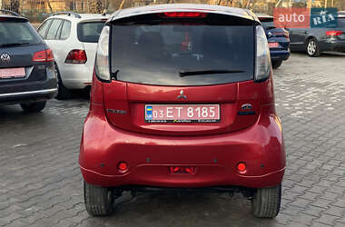 Хэтчбек Mitsubishi i-MiEV 2013 в 