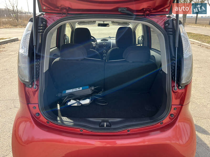 Хэтчбек Mitsubishi i-MiEV 2015 в Владимире
