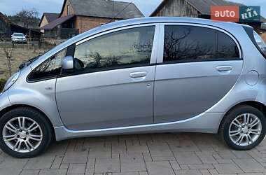 Хэтчбек Mitsubishi i-MiEV 2014 в 
