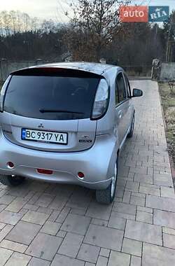 Хэтчбек Mitsubishi i-MiEV 2014 в 