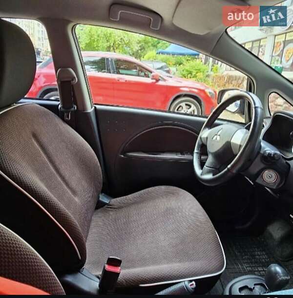 Хэтчбек Mitsubishi i-MiEV 2015 в Черновцах фото 3 Хэтчбек Mitsubishi i-MiEV 2015 в Черновцах