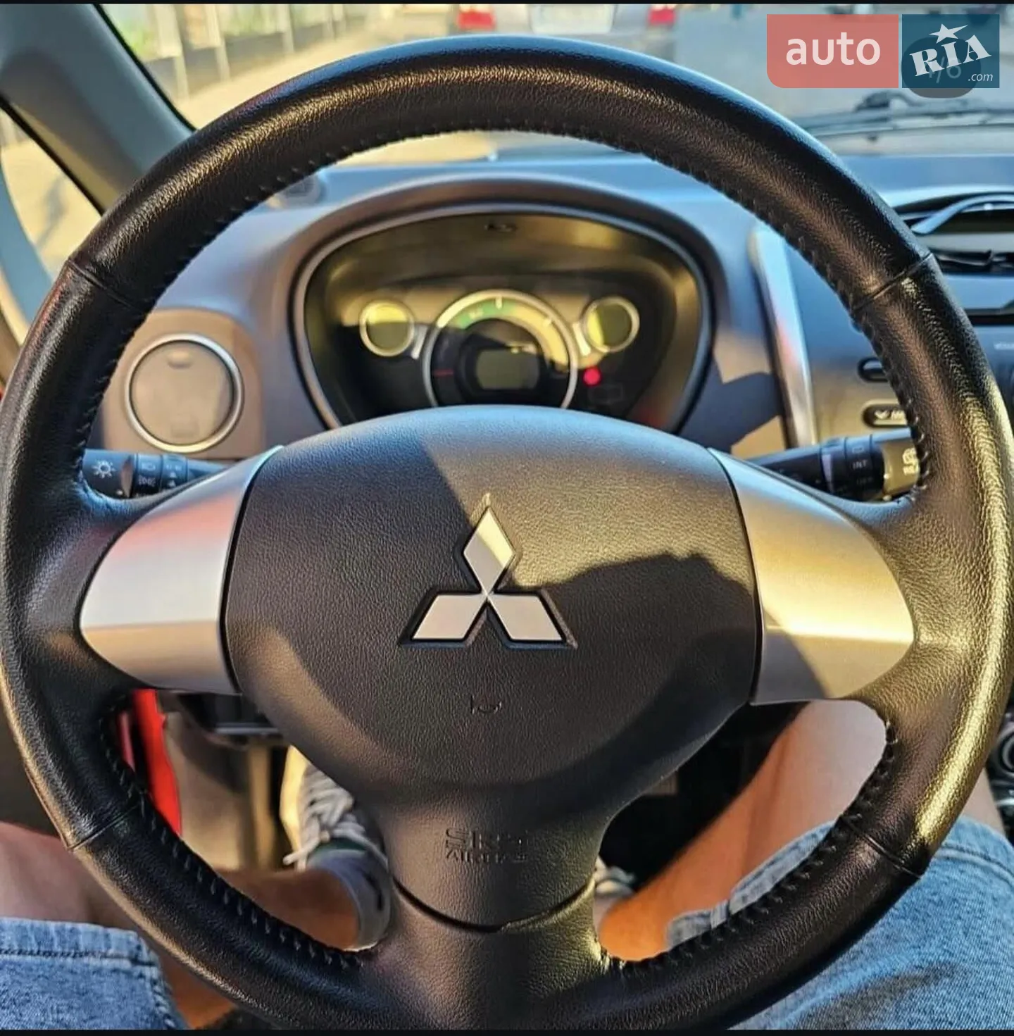 2015 Mitsubishi i-MiEV - мініатюра 5