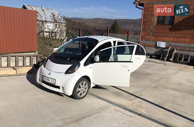 Хэтчбек Mitsubishi i-MiEV 2011 в 