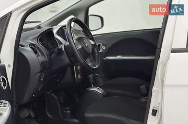 Хэтчбек Mitsubishi i-MiEV 2011 в 