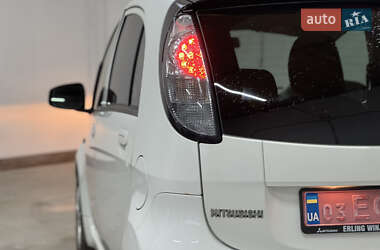 Хэтчбек Mitsubishi i-MiEV 2011 в 