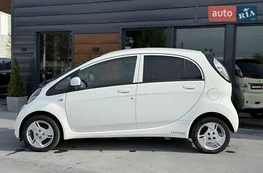 Хэтчбек Mitsubishi i-MiEV 2011 в 