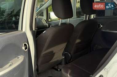 Хэтчбек Mitsubishi i-MiEV 2011 в 