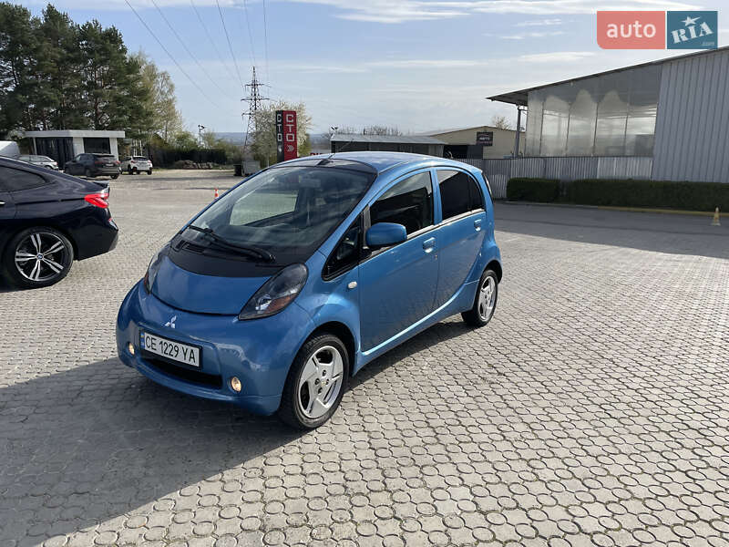 Хэтчбек Mitsubishi i-MiEV 2012 в 
