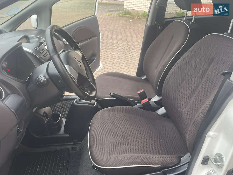 Хетчбек Mitsubishi i-MiEV 2015 в Дрогобичі