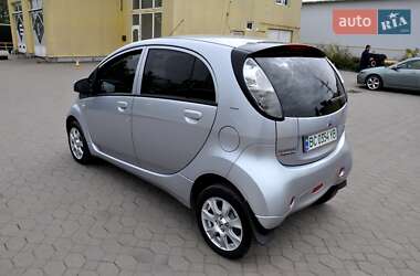 Хэтчбек Mitsubishi i-MiEV 2011 в 