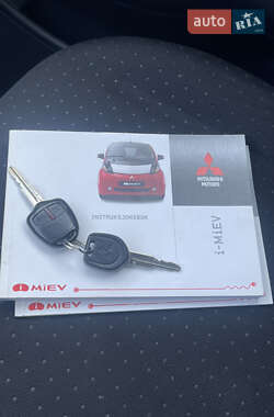 Хэтчбек Mitsubishi i-MiEV 2011 в 