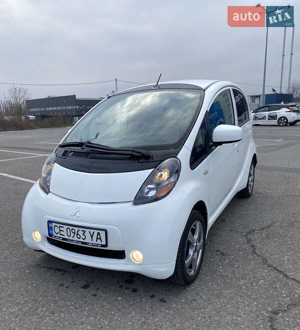 Хэтчбек Mitsubishi i-MiEV 2011 в 