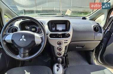 Хэтчбек Mitsubishi i-MiEV 2010 в 