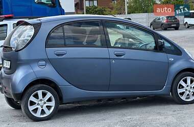 Хэтчбек Mitsubishi i-MiEV 2012 в 