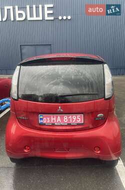 Хэтчбек Mitsubishi i-MiEV 2015 в 