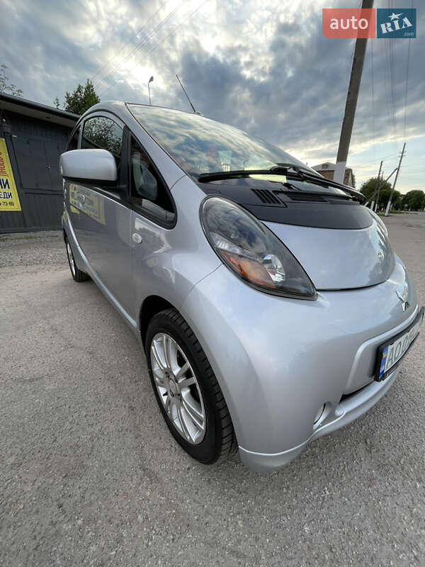 Хэтчбек Mitsubishi i-MiEV 2011 в Мироновке