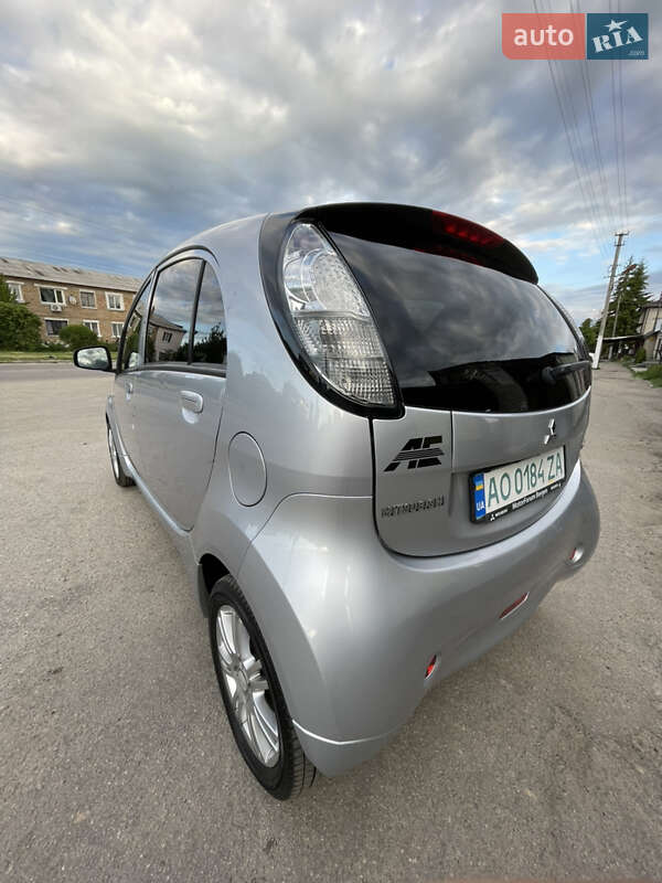 Хэтчбек Mitsubishi i-MiEV 2011 в Мироновке
