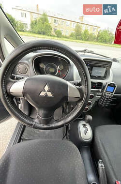 Хэтчбек Mitsubishi i-MiEV 2011 в 