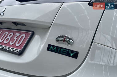 Хетчбек Mitsubishi i-MiEV 2011 в 
