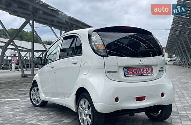 Хетчбек Mitsubishi i-MiEV 2011 в 