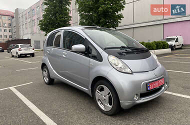 Хэтчбек Mitsubishi i-MiEV 2016 в 