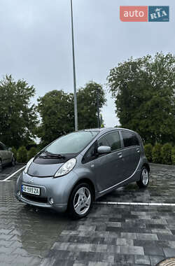 Хэтчбек Mitsubishi i-MiEV 2013 в 