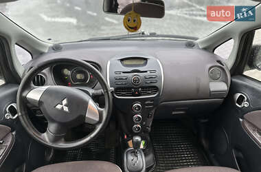 Хэтчбек Mitsubishi i-MiEV 2013 в 